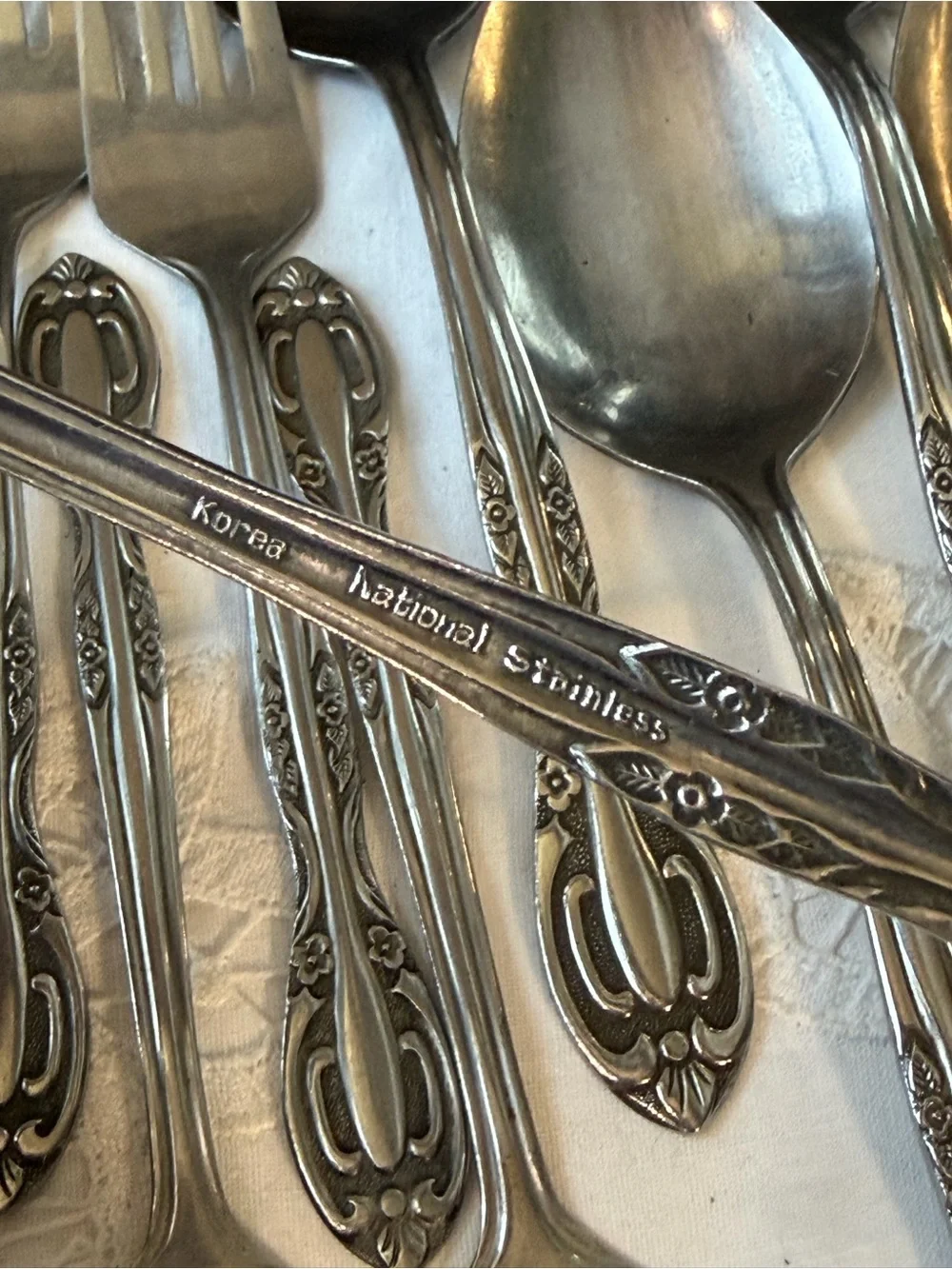 Vintage National Korea NST9 Stainless floral flatware 16 piece set